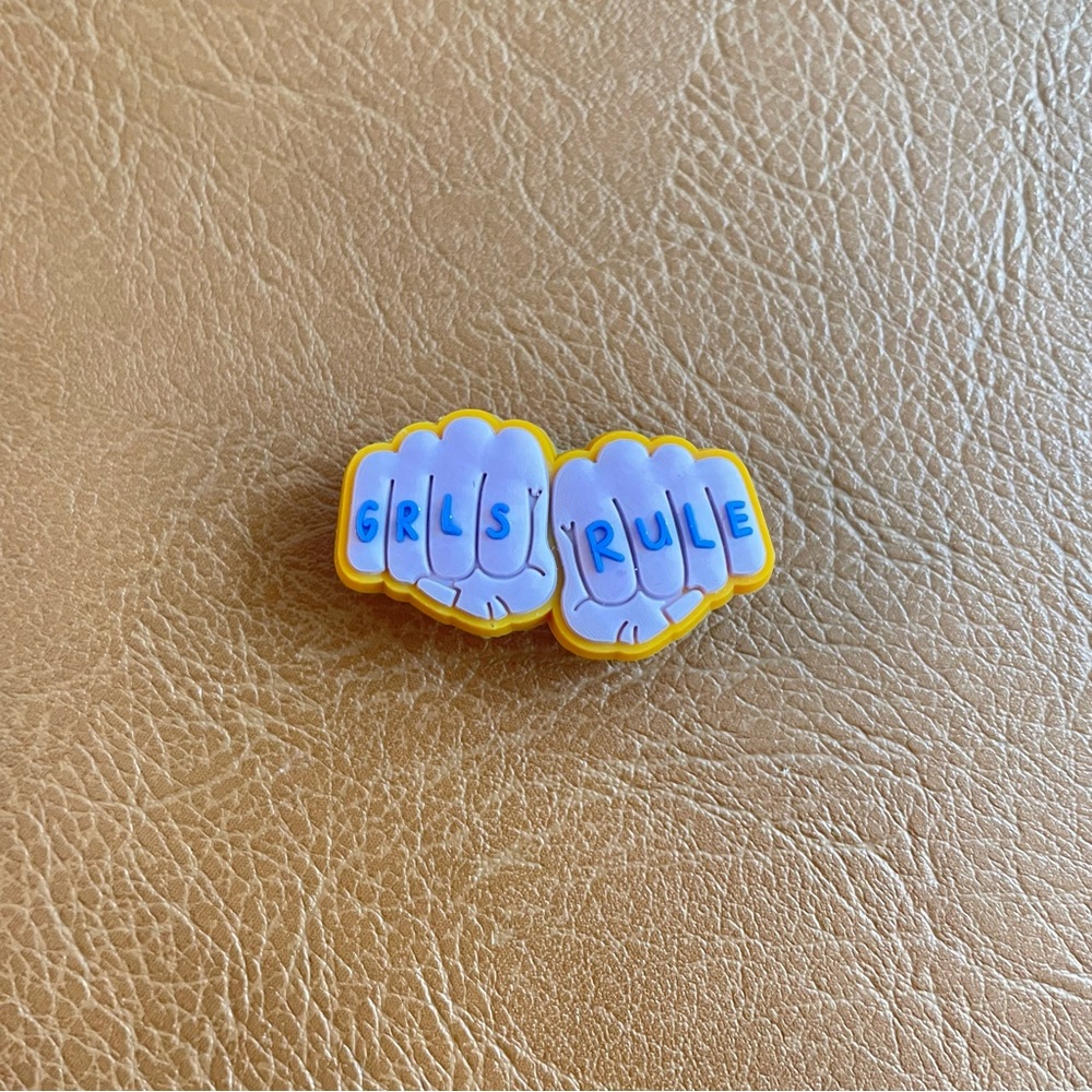 GRLS RULE Croc Charm - Picture 2 of 3